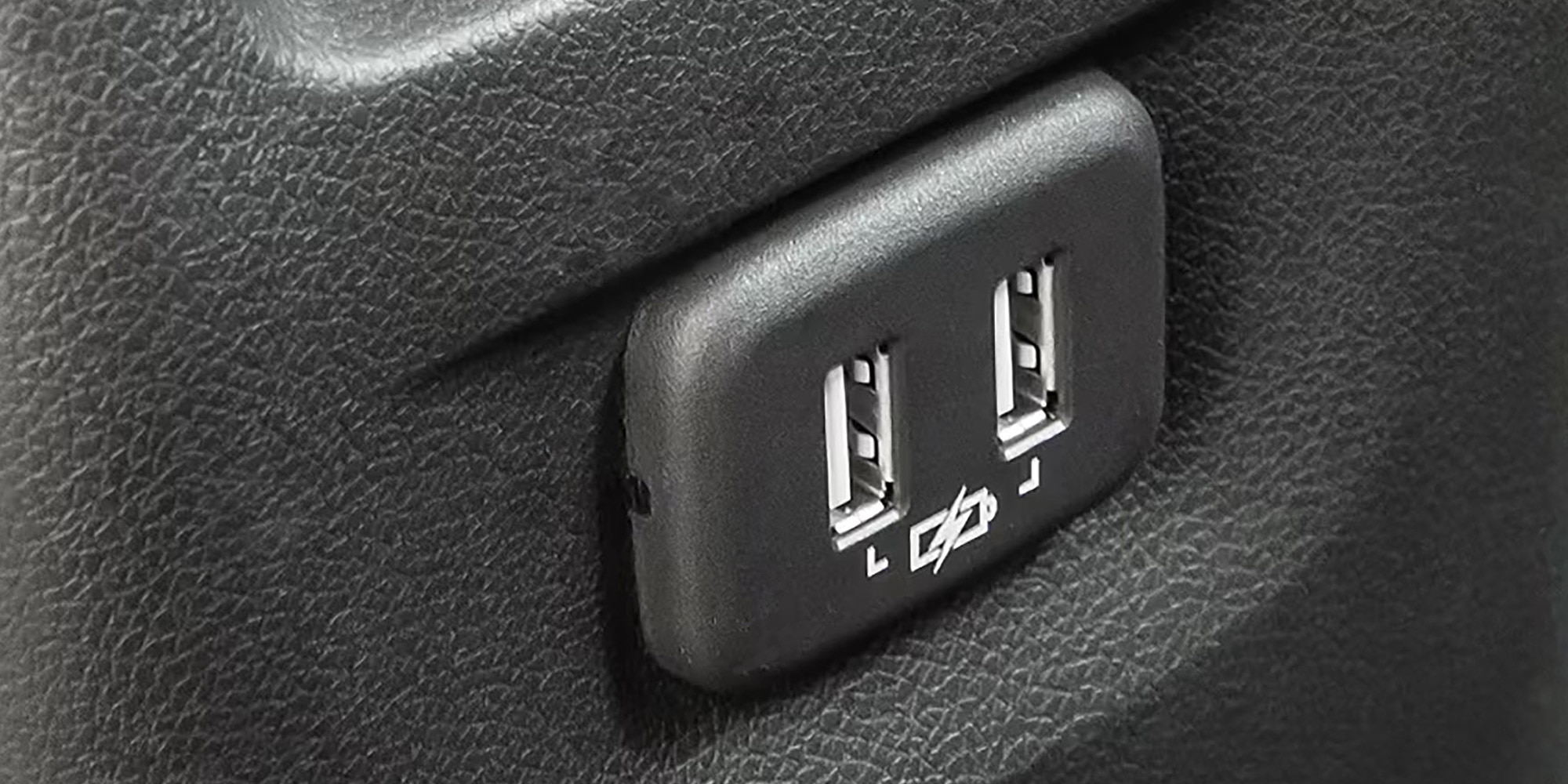 Garanta seu Chevrolet Spin 2027 com USB na 1ª e 2ª fileiras